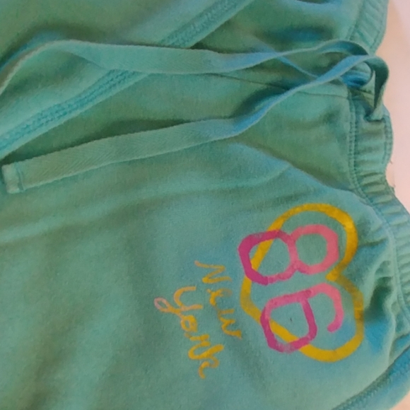 Girl sweats - Picture 2 of 4